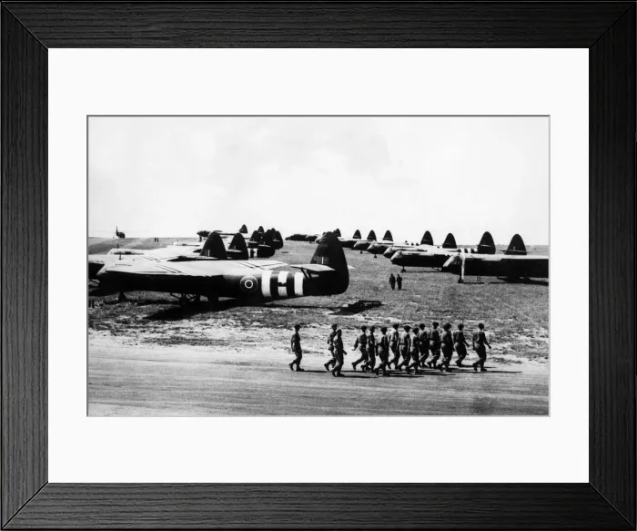 Framed Print : British Glider borne troops march out to board their craft for take off in the first Framed Print : British Glider borne troops march out to board their craft for take off in the first