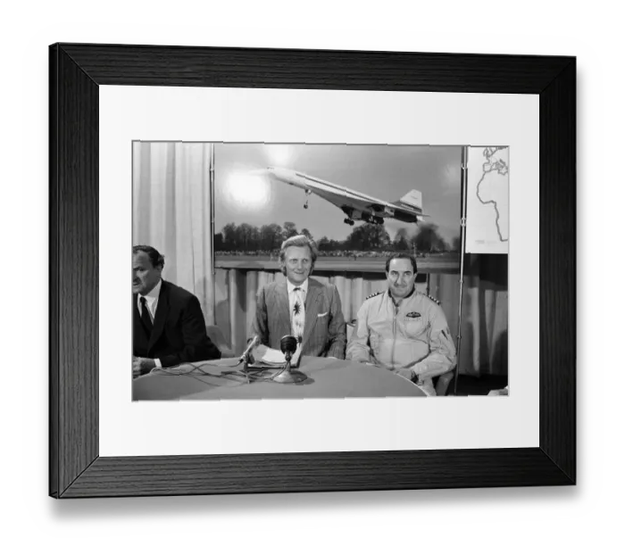 Framed Print : Concorde returns to Heathrow after world sales tour. Pictured, (middle) Michael Heseltine