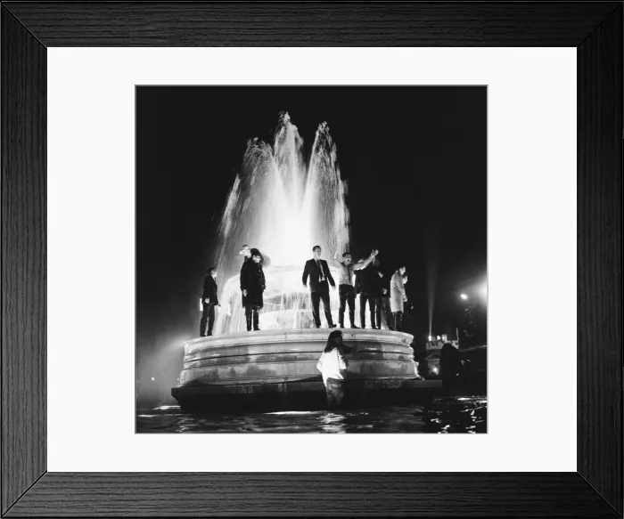 Framed Print : New Years Day 1967. Young people celebrate in the fountains at Trafalgar Square, London Framed Print : New Years Day 1967. Young people celebrate in the fountains at Trafalgar Square, London
