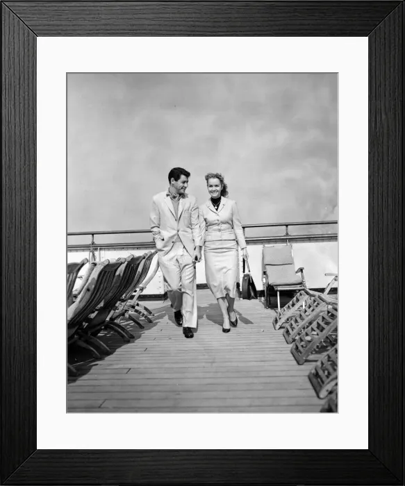 Framed Print : Debbie Reynolds and Eddie Fisher photographed aboard the Queen Elizabeth when she arrived Framed Print : Debbie Reynolds and Eddie Fisher photographed aboard the Queen Elizabeth when she arrived