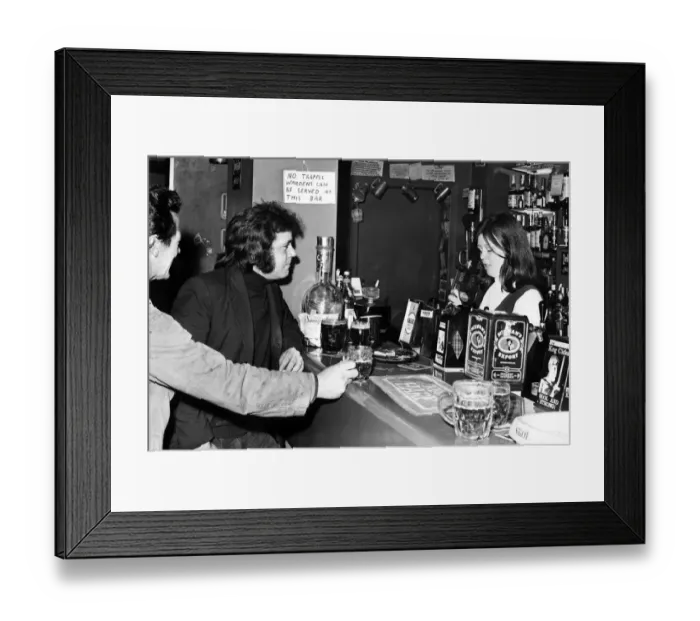 Framed Print : Nips O Brandy pub in Cowgate, Edinburgh. The Landlord has banned all traffic