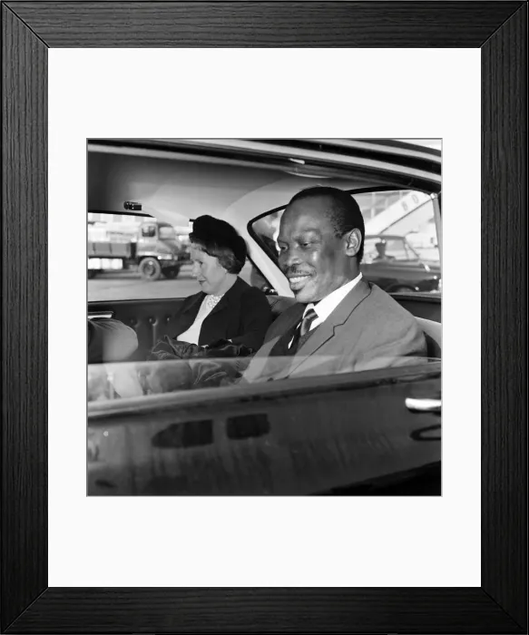 Framed Print : Prime Minister of Bechuanaland, Seretse Khama, and his wife Ruth Williams Khama arriving Framed Print : Prime Minister of Bechuanaland, Seretse Khama, and his wife Ruth Williams Khama arriving