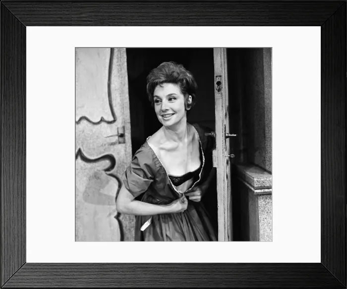 Framed Print : Actress Barbara Mullaney (later known as Barbara Knox) suffered a wardrobe malfunction Framed Print : Actress Barbara Mullaney (later known as Barbara Knox) suffered a wardrobe malfunction
