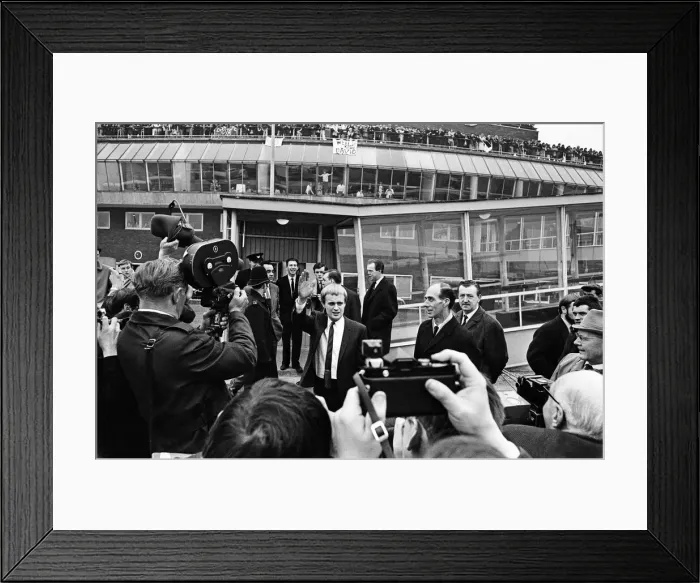 Framed Print : David McCallum, actor who plays the role of secret agent Illya Kuryakin in NBC show Framed Print : David McCallum, actor who plays the role of secret agent Illya Kuryakin in NBC show