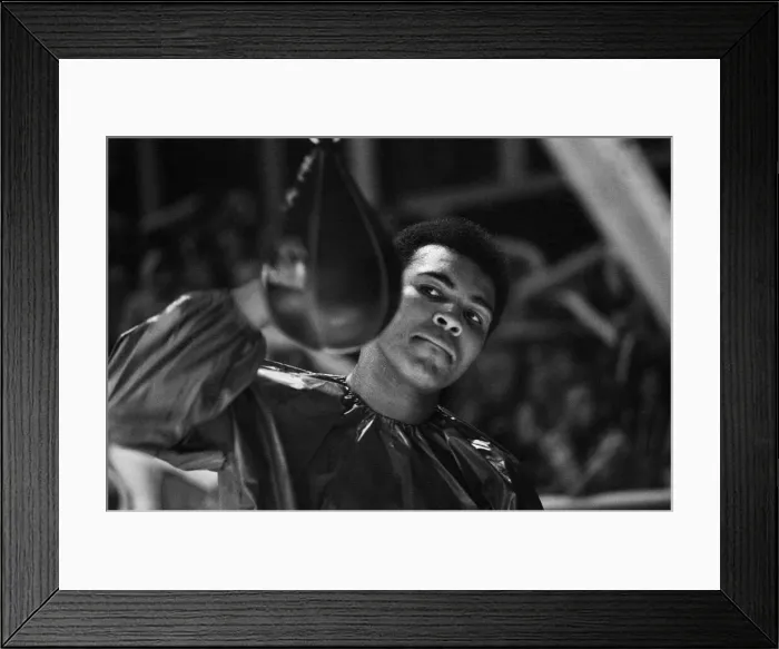 Framed Print : Muhammad Ali training at Caesars Palace ahead of his non-title fight against Britain