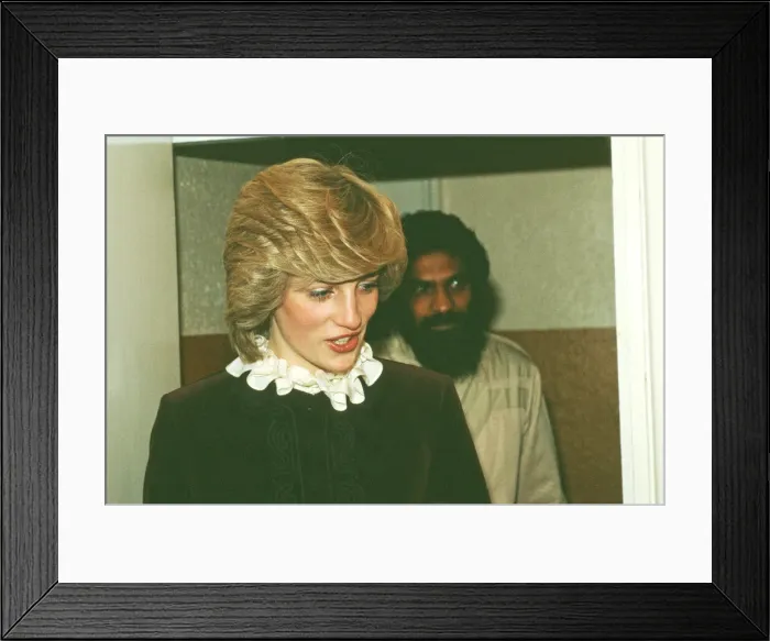 Framed Print : Princess Diana meets and greets the people of Handsworth, West Midlands Framed Print : Princess Diana meets and greets the people of Handsworth, West Midlands