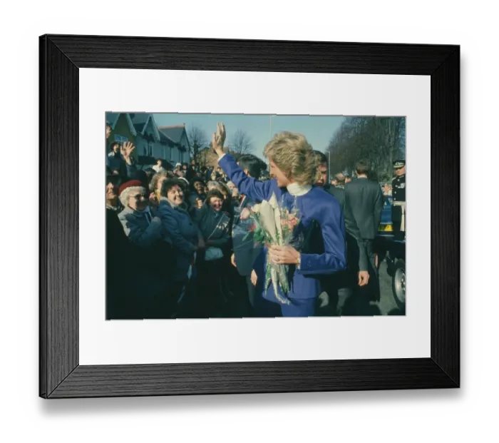 Framed Print : Princess Diana meets and greets the people of Erdington and Handsworth Framed Print : Princess Diana meets and greets the people of Erdington and Handsworth