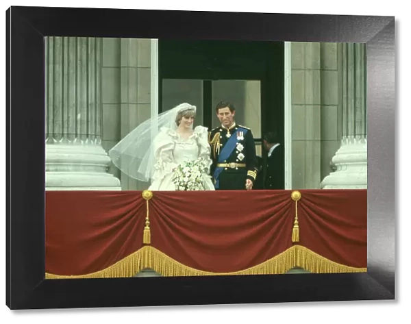 Prince Charles and Princess Diana get married. Picture taken on the balcony