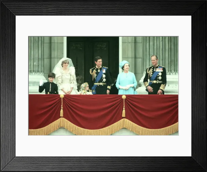 Framed Print : Prince Charles and Princess Diana get married. Picture taken on the balcony Framed Print : Prince Charles and Princess Diana get married. Picture taken on the balcony