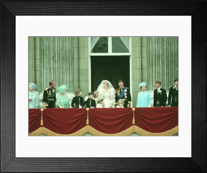 Framed Print : Prince Charles and Princess Diana get married. Picture taken on the balcony Framed Print : Prince Charles and Princess Diana get married. Picture taken on the balcony