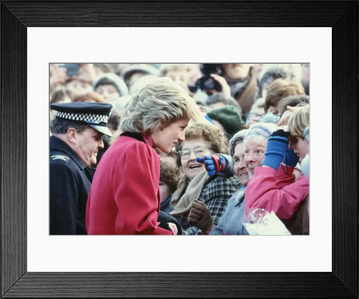 Framed Print : Princess Diana meets and greets the people of Walsall, West Midlands Framed Print : Princess Diana meets and greets the people of Walsall, West Midlands
