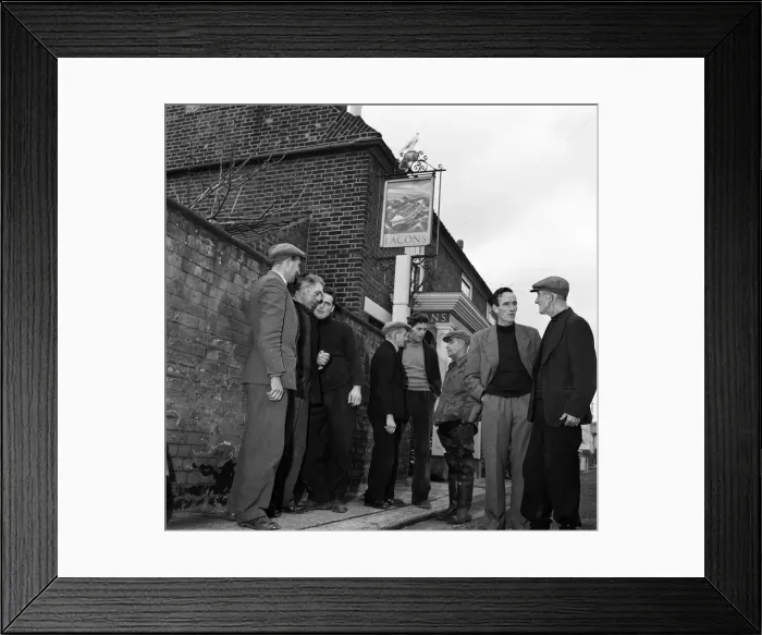 Framed Print : Great Yarmouth and Gorleston Lifeboat crew. 6th November 1959