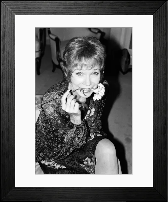 Framed Print : Shirley MacLaine in London to promote her ten performances at the Apollo Theatre