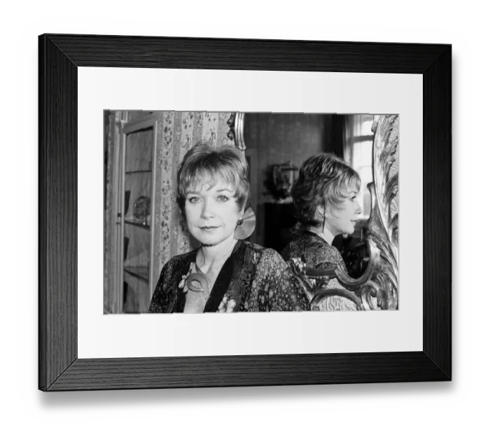 Framed Print : Shirley MacLaine in London to promote her ten performances at the Apollo Theatre Framed Print : Shirley MacLaine in London to promote her ten performances at the Apollo Theatre