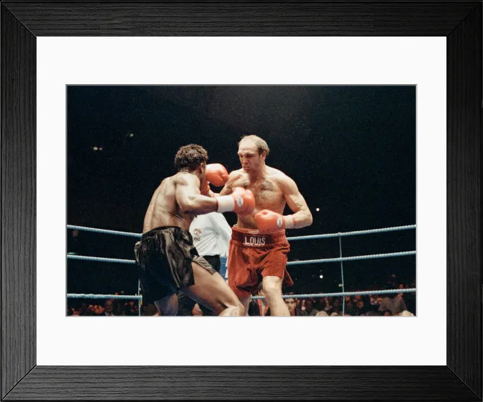 Framed Print : WBC super-middleweight title, Nigel Benn vs Lou Gent. Earls Court Exhibition Centre Framed Print : WBC super-middleweight title, Nigel Benn vs Lou Gent. Earls Court Exhibition Centre