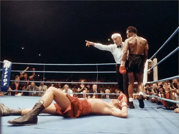 WBC super-middleweight title, Nigel Benn vs Lou Gent. Earls Court Exhibition Centre