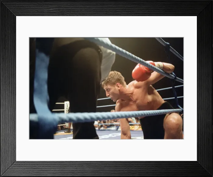 Framed Print : WBC super-middleweight title, Nigel Benn vs Vincenzo Nardiello. London Arena, England