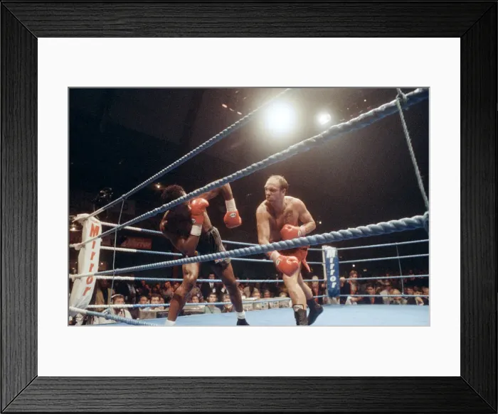 Framed Print : WBC super-middleweight title, Nigel Benn vs Lou Gent. Earls Court Exhibition Centre Framed Print : WBC super-middleweight title, Nigel Benn vs Lou Gent. Earls Court Exhibition Centre