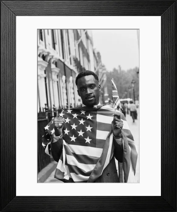 Framed Print : Nigel Benn promoting his next fight with American Tim Williams which will be held Framed Print : Nigel Benn promoting his next fight with American Tim Williams which will be held