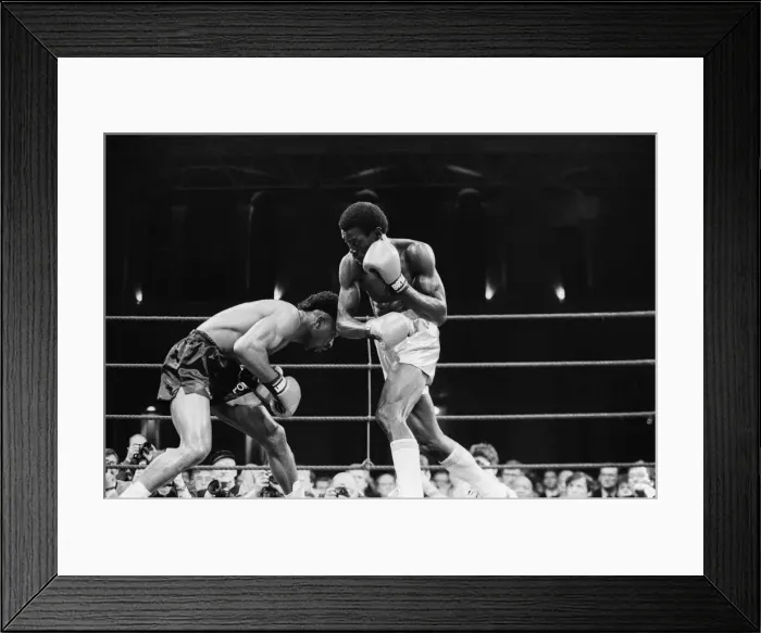 Framed Print : Nigel Benn (Left) vs Abdul Umaru Sanda at Alexandra Pavilion, London Framed Print : Nigel Benn (Left) vs Abdul Umaru Sanda at Alexandra Pavilion, London