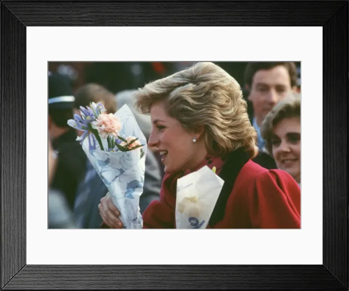 Framed Print : Princess Diana meets and greets the people of Walsall, West Midlands