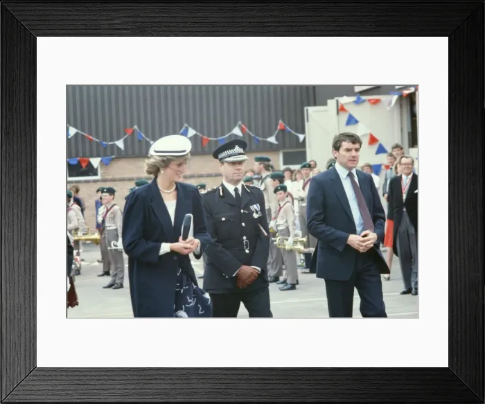 Framed Print : Princess Diana meets and greets the people of Atherstone, Warwickshire