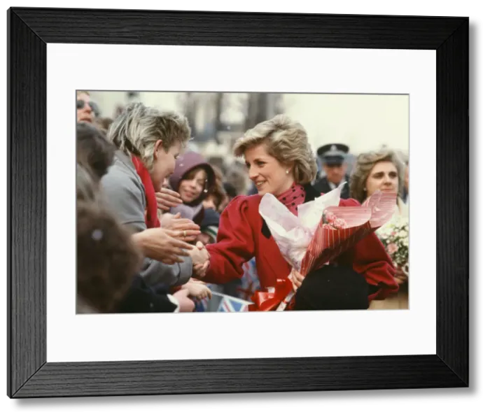 Framed Print : Princess Diana meets and greets the people of Walsall, West Midlands Framed Print : Princess Diana meets and greets the people of Walsall, West Midlands