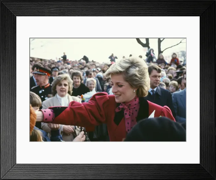 Framed Print : Princess Diana meets and greets the people of Walsall, West Midlands Framed Print : Princess Diana meets and greets the people of Walsall, West Midlands