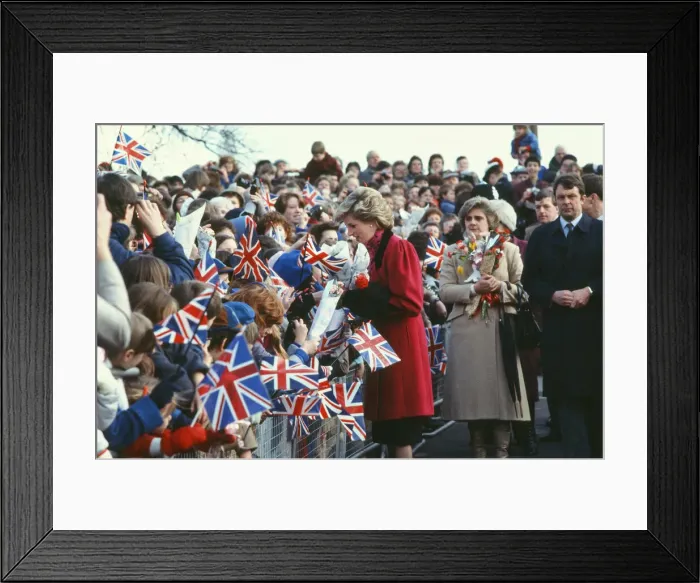 Framed Print : Princess Diana meets and greets the people of Walsall, West Midlands Framed Print : Princess Diana meets and greets the people of Walsall, West Midlands