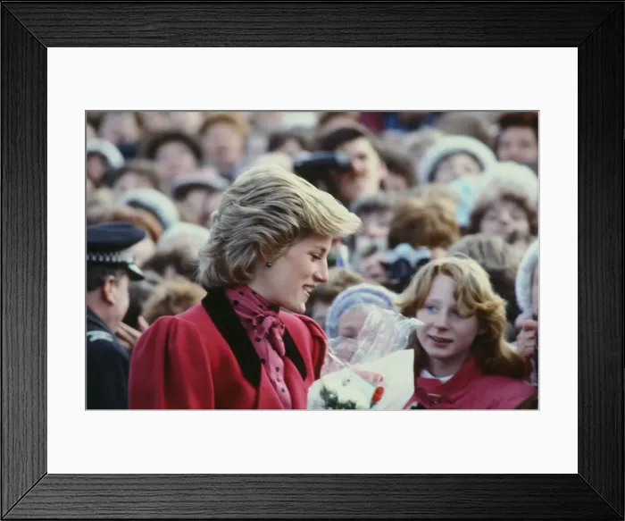 Framed Print : Princess Diana meets and greets the people of Walsall, West Midlands Framed Print : Princess Diana meets and greets the people of Walsall, West Midlands