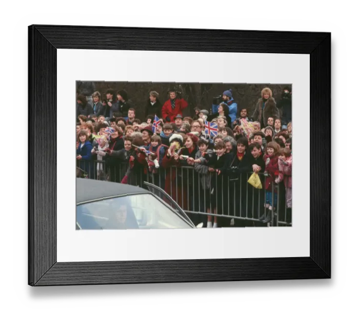 Framed Print : Crowds of well-wishers wait patiently for the arrival of Princess Diana Framed Print : Crowds of well-wishers wait patiently for the arrival of Princess Diana
