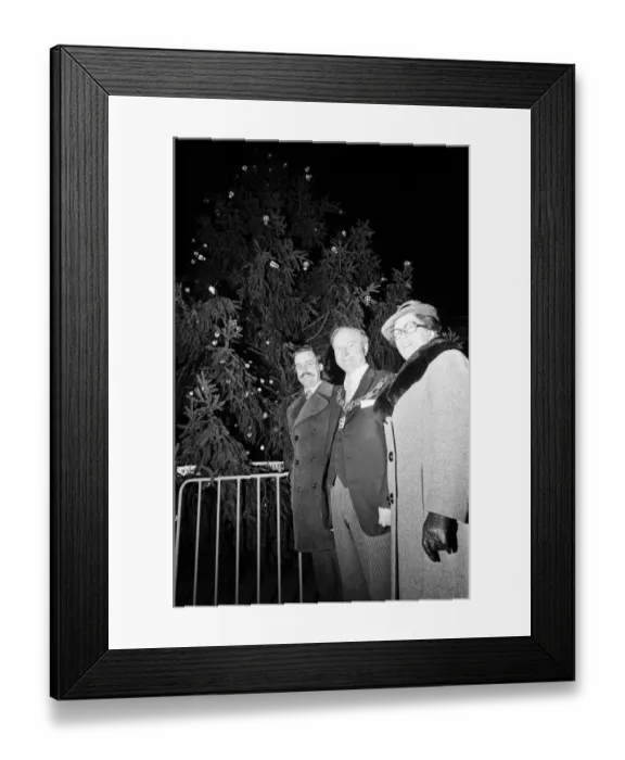 Framed Print : Christmas tree in Reading. 5th December 1974 Framed Print : Christmas tree in Reading. 5th December 1974