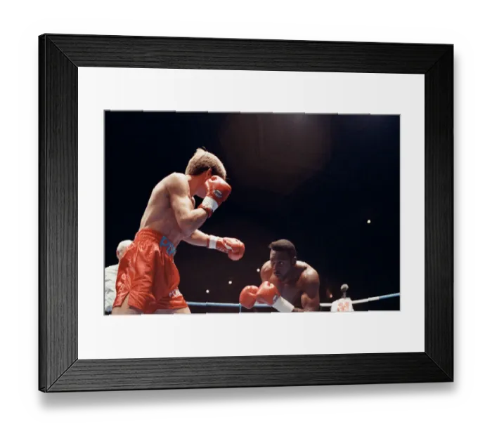 Framed Print : WBC super-middleweight title, Nigel Benn vs Nicky Piper Framed Print : WBC super-middleweight title, Nigel Benn vs Nicky Piper
