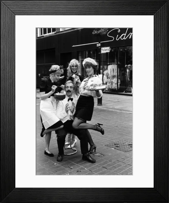 Framed Print : Celebrities, including Andrew Sachs, taking part in a special Celebrity Lunch Framed Print : Celebrities, including Andrew Sachs, taking part in a special Celebrity Lunch