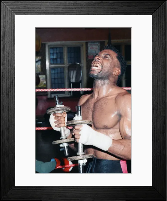 Framed Print : Nigel Benn training in the gym ahead of his next fight with American Greg Taylor