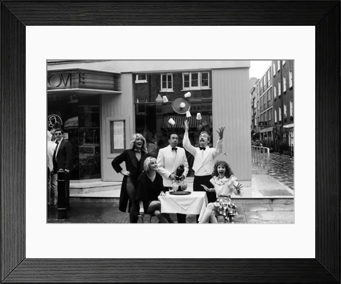 Framed Print : Celebrities, including Andrew Sachs, Cheryl Baker and Bonnie Langford taking part in a