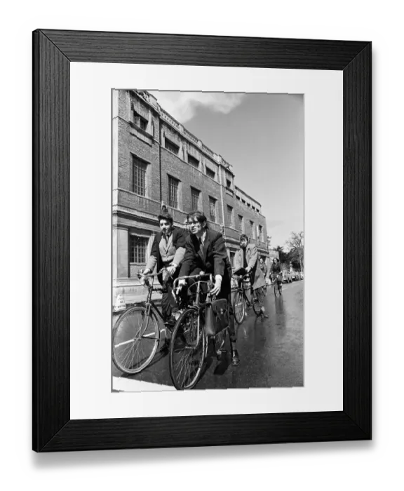 Framed Print : Scenes in Oxford, Oxfordshire. 8th May 1966 Framed Print : Scenes in Oxford, Oxfordshire. 8th May 1966