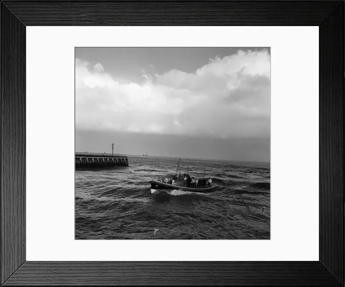 Framed Print : Great Yarmouth and Gorleston Lifeboat crew. 6th November 1959 Framed Print : Great Yarmouth and Gorleston Lifeboat crew. 6th November 1959