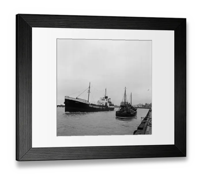 Framed Print : Great Yarmouth and Gorleston Lifeboat crew. 6th November 1959