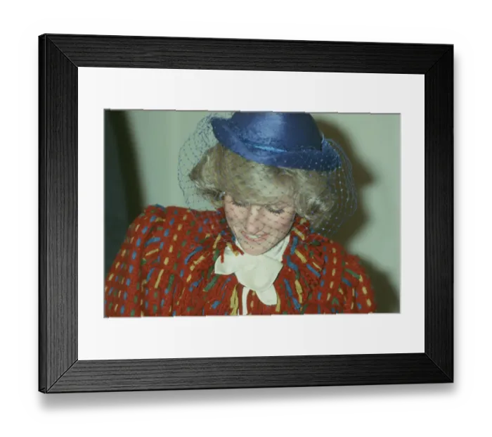 Framed Print : Princess Diana visiting Princess Louise Scottish Hospital for Limbless Sailors & Soldiers