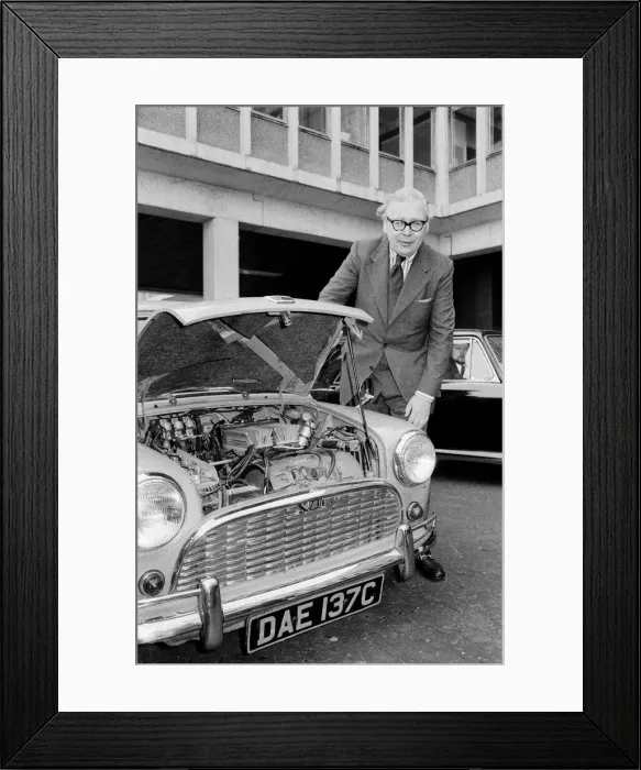 Framed Print : Mr Geoffrey Rippon, Minister of the Environment, today took delivery at The ministry
