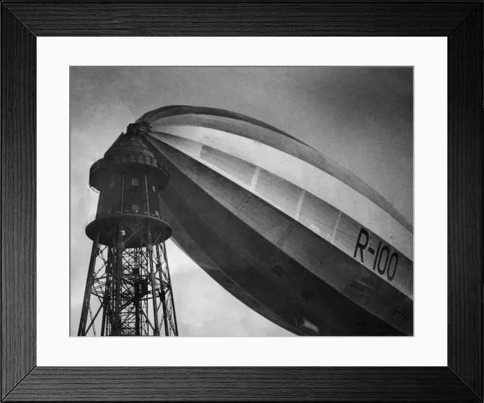 Framed Print : R100 seen here at Cardington after her maiden flight from Howden she flew slowly to York Framed Print : R100 seen here at Cardington after her maiden flight from Howden she flew slowly to York