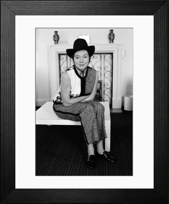 Framed Print : Actress Shirley MacLaine. 24th September 1970 Framed Print : Actress Shirley MacLaine. 24th September 1970