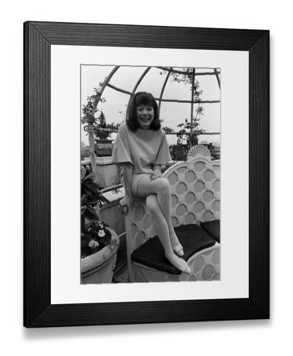 Framed Print : Actress Shirley MacLaine in London. 4th June 1967 Framed Print : Actress Shirley MacLaine in London. 4th June 1967