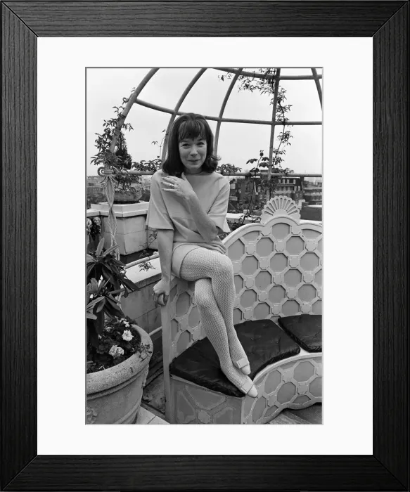 Framed Print : Actress Shirley MacLaine in London. 4th June 1967 Framed Print : Actress Shirley MacLaine in London. 4th June 1967
