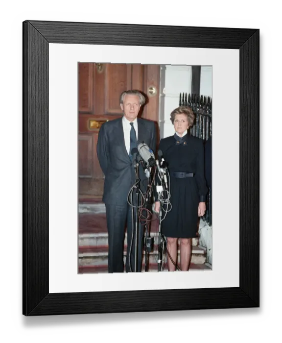 Framed Print : Michael Heseltine concedes victory for leadership of the conservative party to John Major