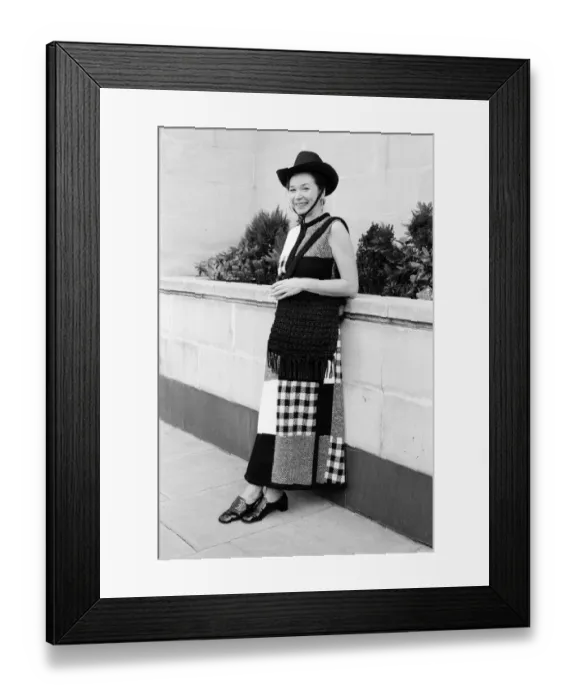 Framed Print : Actress Shirley MacLaine. 24th September 1970 Framed Print : Actress Shirley MacLaine. 24th September 1970