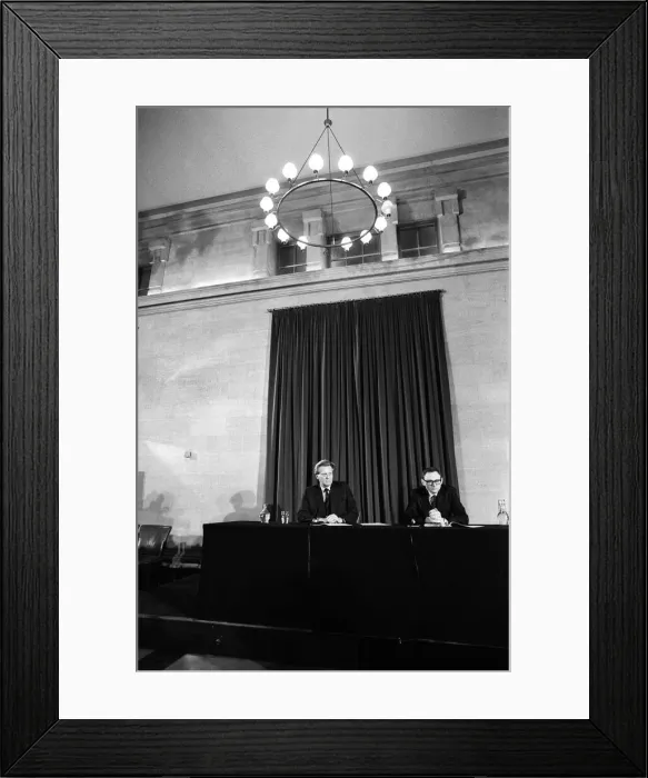Framed Print : Michael Heseltine, giving a press conference following his resignation as Minister for Framed Print : Michael Heseltine, giving a press conference following his resignation as Minister for