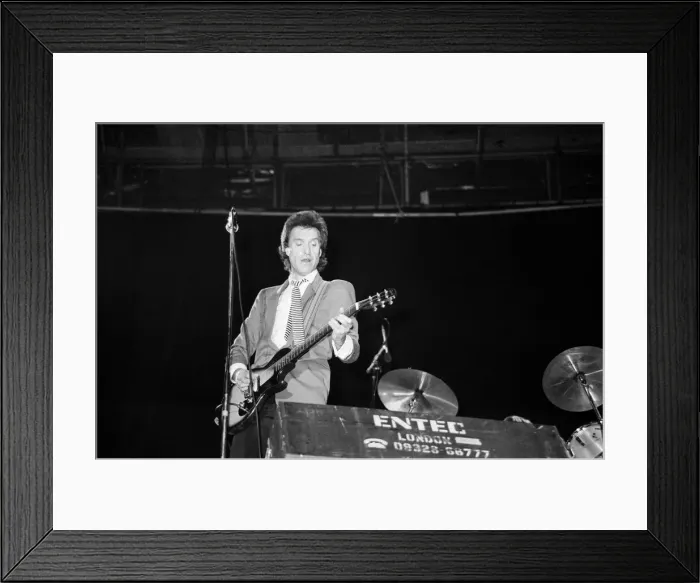 Framed Print : Ray Davies, sings as he fronts The Kinks at The Reading Festival, 1981 Framed Print : Ray Davies, sings as he fronts The Kinks at The Reading Festival, 1981