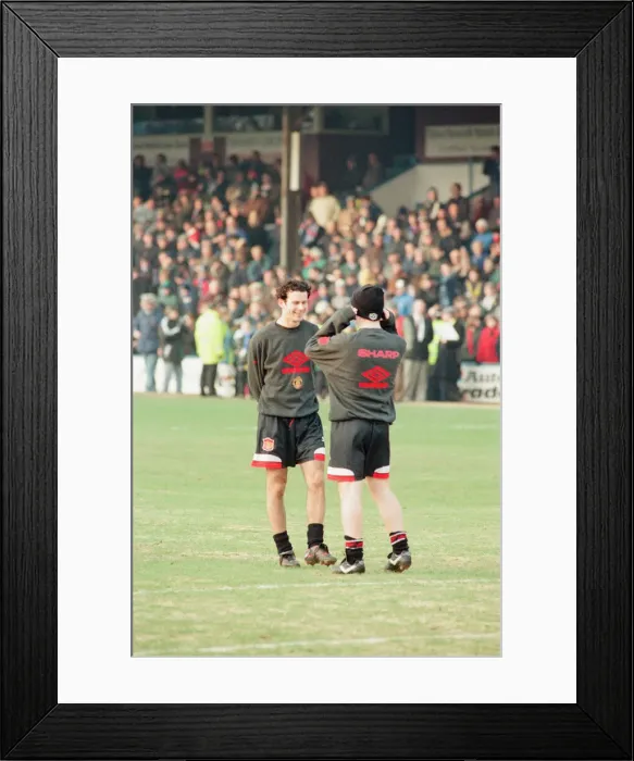 Framed Print : Reading 0-3 Manchester United, FA Cup 4th Round match at Elm Park Framed Print : Reading 0-3 Manchester United, FA Cup 4th Round match at Elm Park